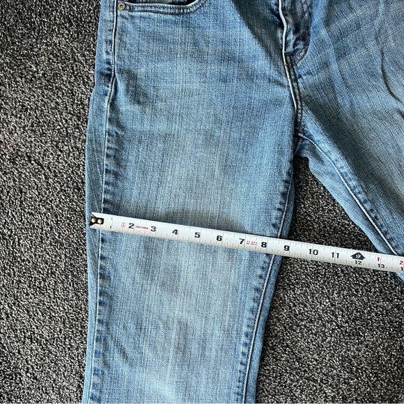 Levi's Women's Light Wash Boot-Cut Jeans - Picture 9 of 10